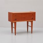 1038 1094 CHEST OF DRAWERS
